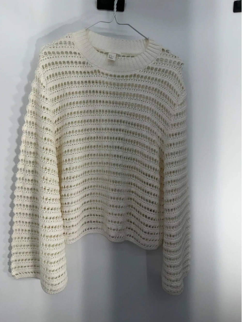 H&M White Crochet Knit Sweater Size Small
